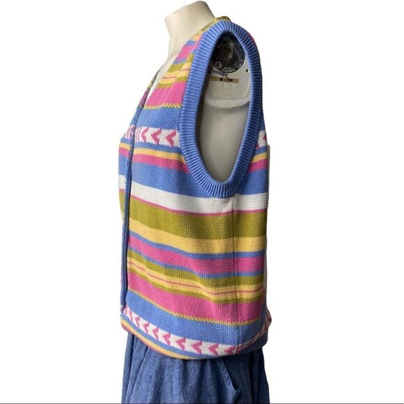 IZOD Women's Stripe V-Neck Button Front Sleeveless Cardigan Sweater Large - Picture 2 of 3